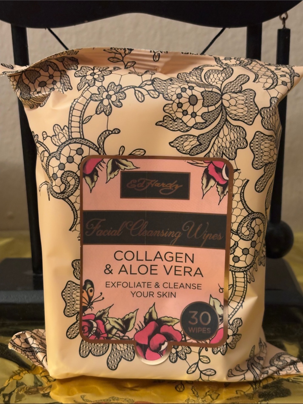 Ed Hardy Pink Floral Collagen & Aloe Vera Facial Cleansing Wipes